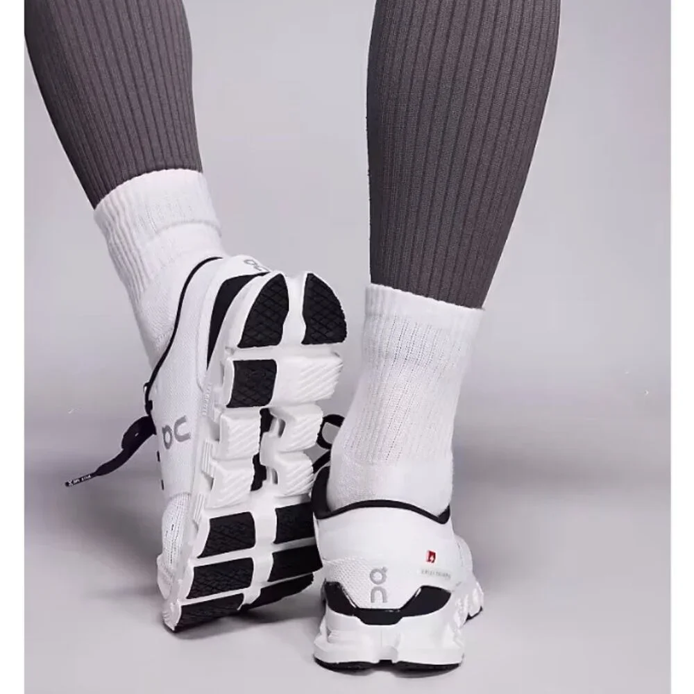 On Cloud X 4 Sneaker White/Black, 7 - Picture 2 of 12